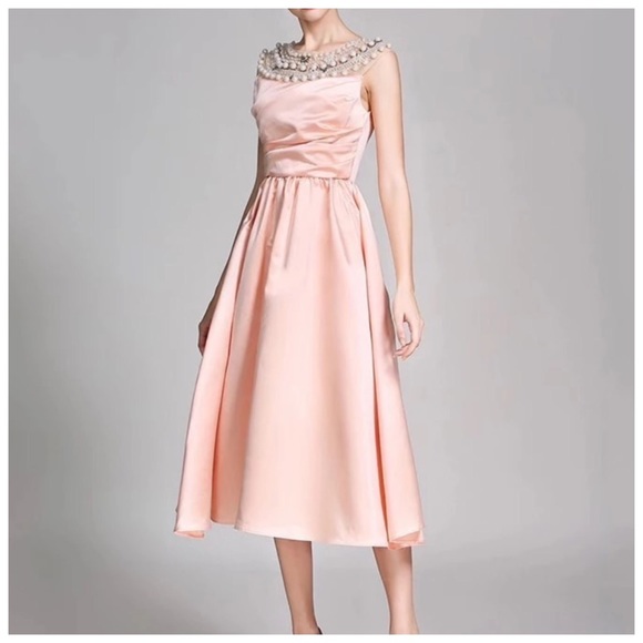 The TORIE Gorgeous Silk Satin Cocktail Dress - Picture 7 of 8